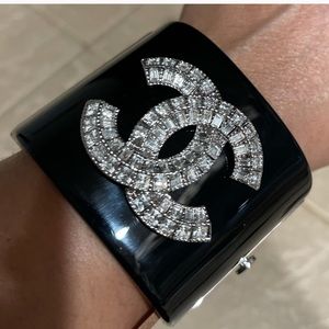 Bracelet black and silver. Gorgeous.CHANEL